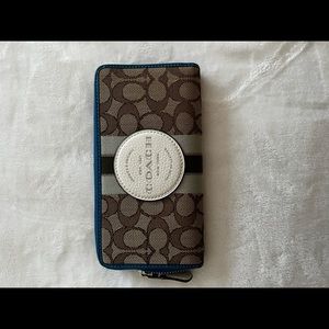 COPY - COPY - Coach wallet